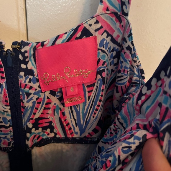 Up for sale, is a beautiful Lily Pulitzer Maxi dress, in size 6. - Picture 3 of 3